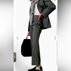 NWT. Gianni pinstripe gray crop pants